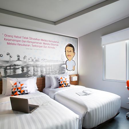 Berry Biz Hotel Семиньяк Экстерьер фото