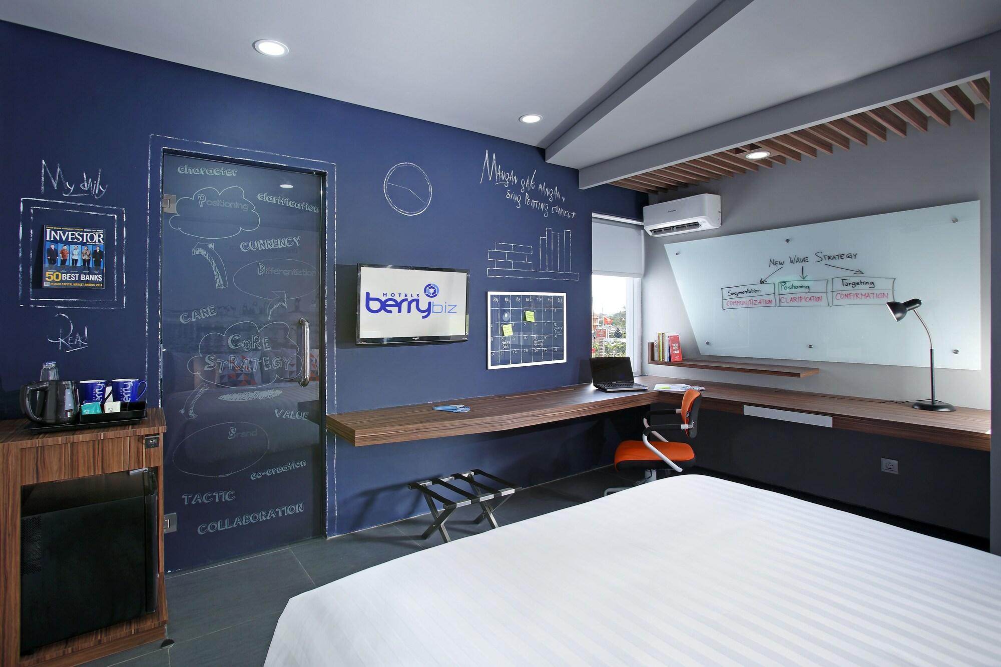 Berry Biz Hotel Семиньяк Экстерьер фото